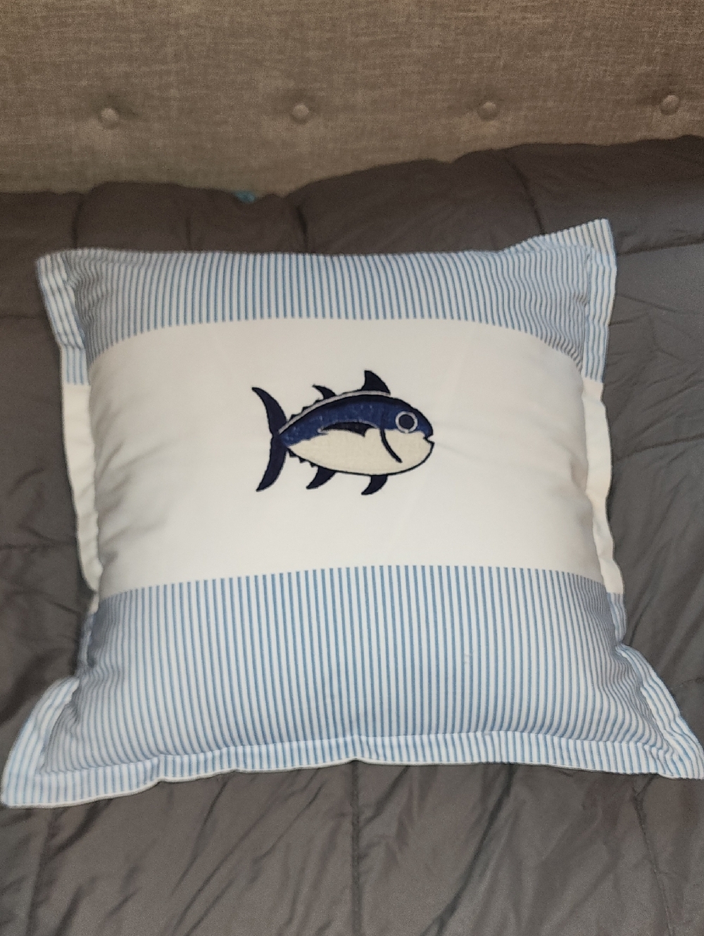 Southern Tide White Pillow Care Label with Blue Logo